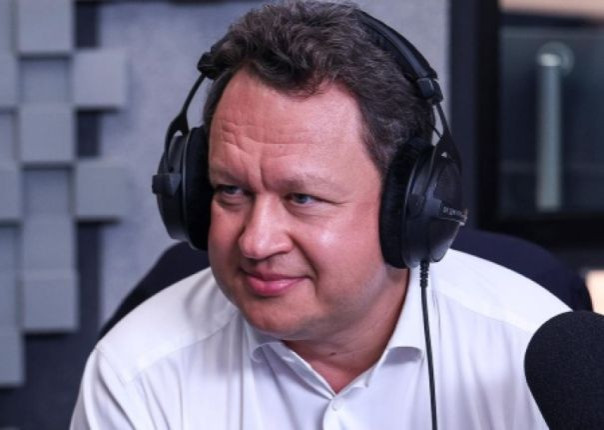 Зампред ВТБ написал пьесу, разоблачающую Центробанк России в установлении фиктивного курса рубля