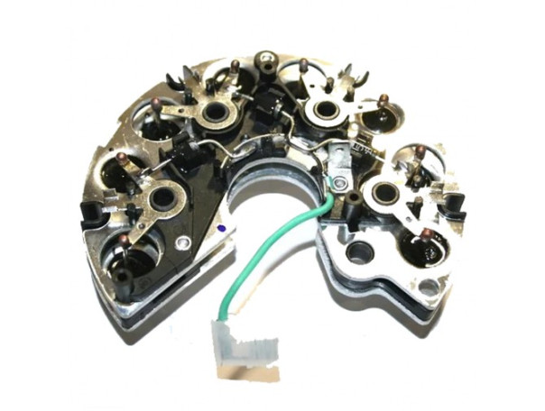 Какие функции выполняет диодный мост генератора?