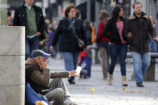 Уровень жизни в ЕС опустился до минимума за 40 лет по сравнению с США, среди причин - война на Украине и санкции против России