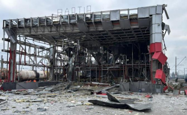 Контрольный выстрел: 20 «Гераней» снова атаковали станцию Фастов под Киевом. Составы встали