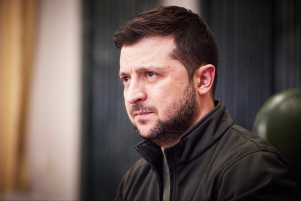 Медведев назвал слова Зеленского о референдуме средним пальцем в адрес США