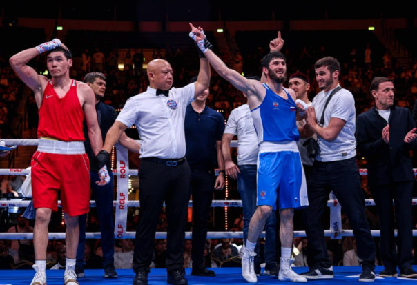 Триумф российских боксёров на чемпионате мира в ОАЭ и борцов на турнире Лиги боевого самбо в Москве