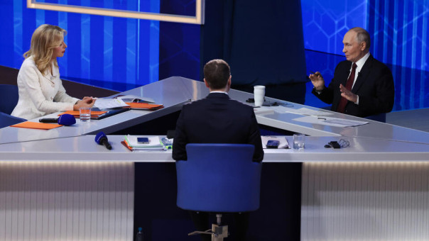 Готовность к миру, успехи на фронте, угроза НАТО: ответы Путина на "Итогах года"