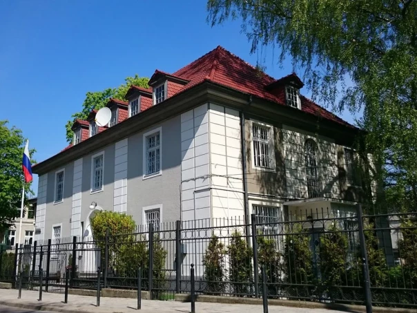 В Польше чиновники пытались захватить здание консульства России