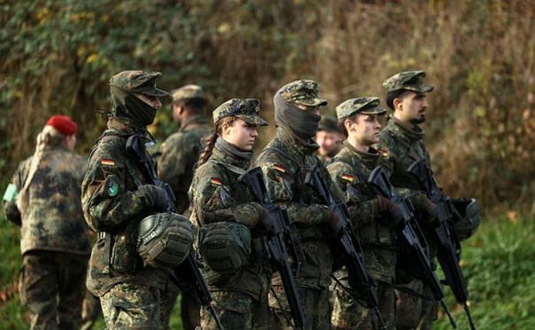 Германия активизирует подготовку к войне, начиная с подростков мужского пола.