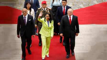 В Венесуэле развернулась политическая борьба за лояльность Вашингтона