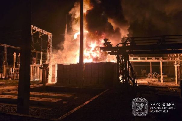 В Харькове пылает энергообъект: город частично без света и тепла