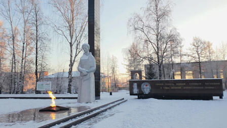 Женщина потушила Вечный огонь в Свердловской области