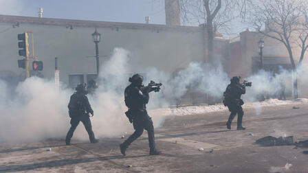 Задержание в Миннеаполисе закончилось казнью на камеру и гневом народа