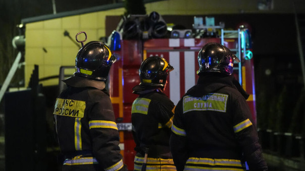 Украинские дроны-камикадзе атаковали Ильский НПЗ в Краснодарском крае и нефтебазу в Людиново Калужской области.