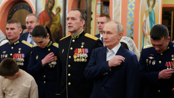 Путин поздравил православных россиян с Рождеством Христовым