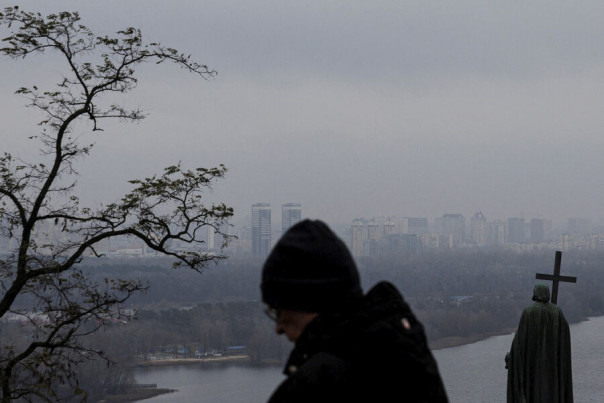 Мэр Киева Кличко призывает временно покинуть город
