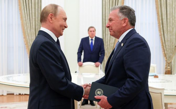 Путин спустил Уиткоффа с небес на землю: Кремль отказался сдать позиции