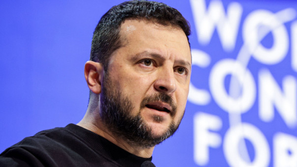 Зеленский пригрозил Орбану подзатыльником во время выступления в Давосе