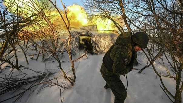 "Украинцы – инструмент, а с инструментом не договариваются". Что говорят на Украине в 4-ю годовщину СВО