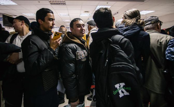 «Выходи, я тебе лицо разобью… Пиши заявление, терпила. Я сидеть не боюсь, понял?»