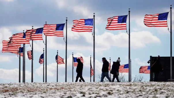 Украинцы в США активно интересуются переездом в Россию, заявил генконсул