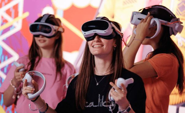 Как считать юнит-экономику VR-арены: формулы, ключевые метрики и типичные ловушки