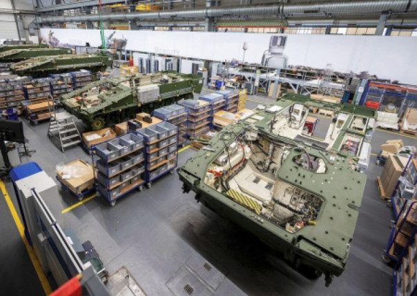 ЕС переводит гражданское производство на военные рельсы