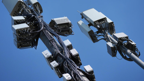 Госдума поддержала законопроект об отключении связи по запросу ФСБ