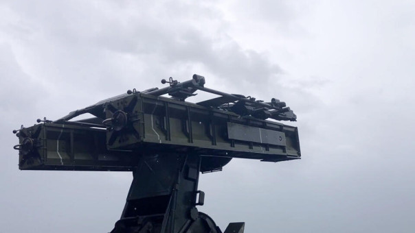 Массированная атака врага на Севастополь: в городе повреждены здания и машины