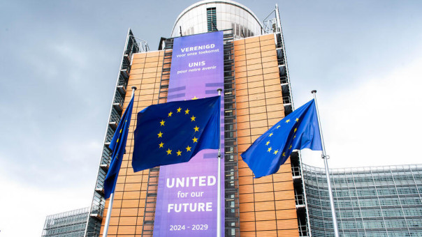 США пригрозили Европе санкциями за военную программу "Покупай европейское"