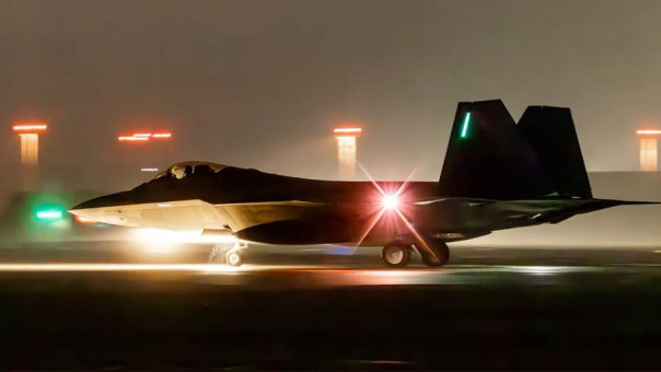 США сосредоточили вокруг Ирана 150 самолётов и примерно треть флота