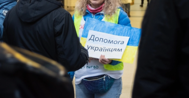 МВД Британии посоветовало украинской девочке использовать наушники от шума вместо продления убежища