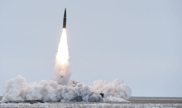 Ядерные испытания: три великие державы ждут – кто моргнёт первым