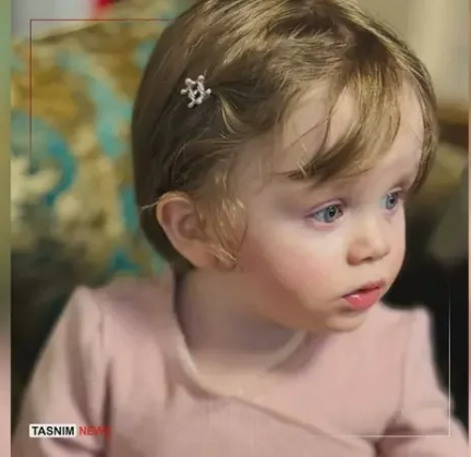 Исторические напёрстки: В белом венчике из роз, впереди ... Да неужто?