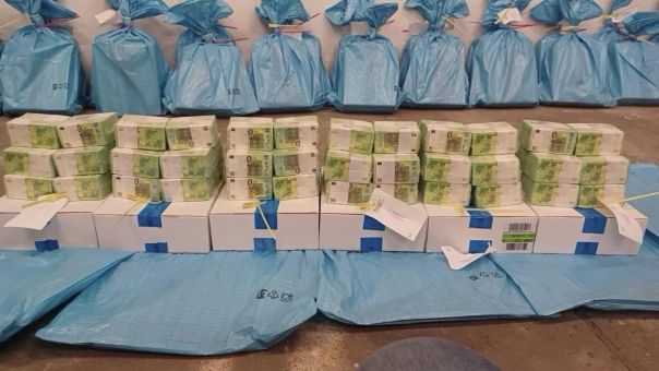 Золотой запас Зеленского или деньги мошенников. Что говорят на Украине о задержаниях в Венгрии