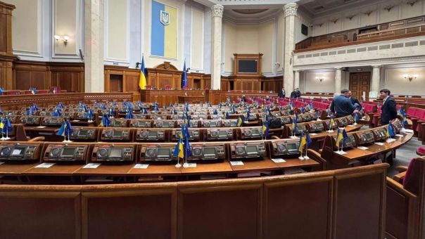 Бегство украинских нардепов серьезно угрожает власти Зеленского - Spectator