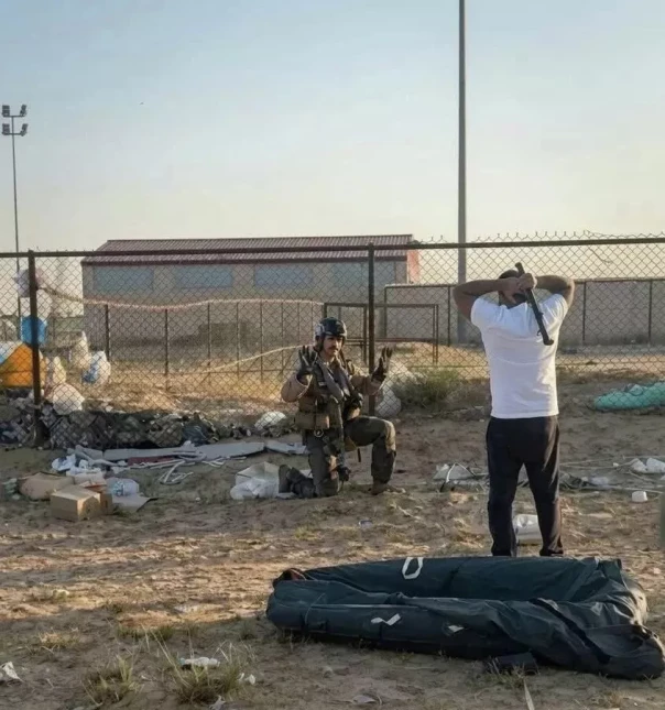 В Кувейте американскому пилоту пришлось встать на колени из-за угроз