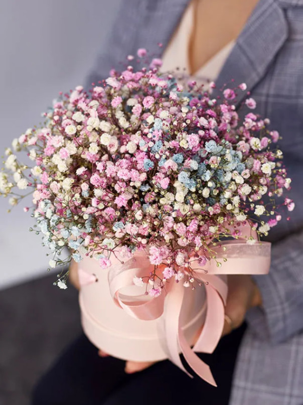 Как выгодно купить цветы в интернет-магазине с доставкой в Борисове: советы и секреты