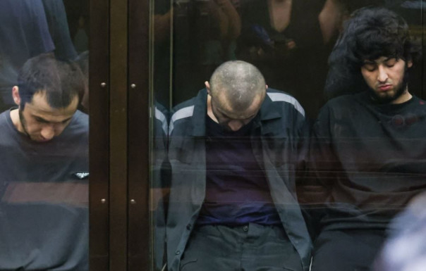 Сегодня в суде террористы из Крокуса плакали, рассказывали про семьи, просили не давать пожизненное. Двое просились на СВО.