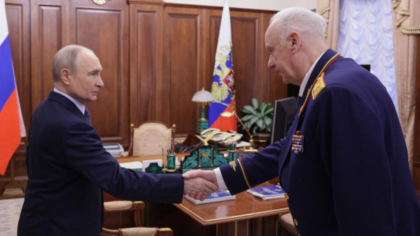 Глава СК рассказал Путину об успешной службе девушек в Донбассе и Новороссии