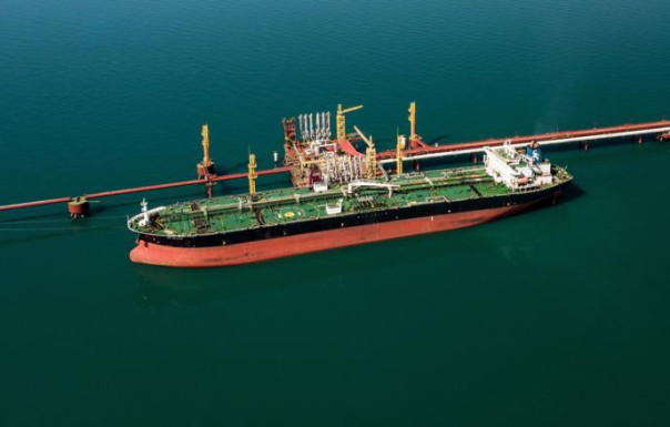 FT: США не будут вводить новые санкции против российской нефти