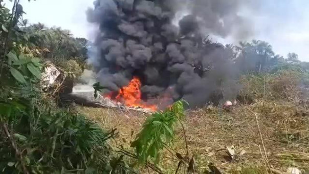 Самолет ВВС Колумбии с более чем 100 военными потерпел крушение