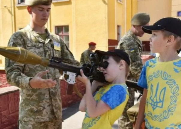 Рада узаконила подготовку к войне со школьной скамьи. Госслужба доступна мужчинам только с военным опытом