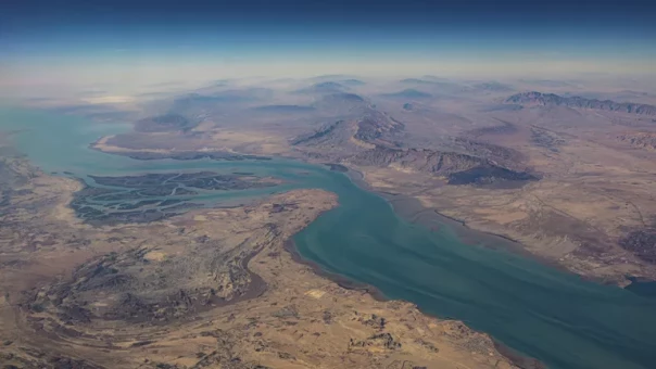 Иран разрешил дружественным судам проходить через Ормузский пролив