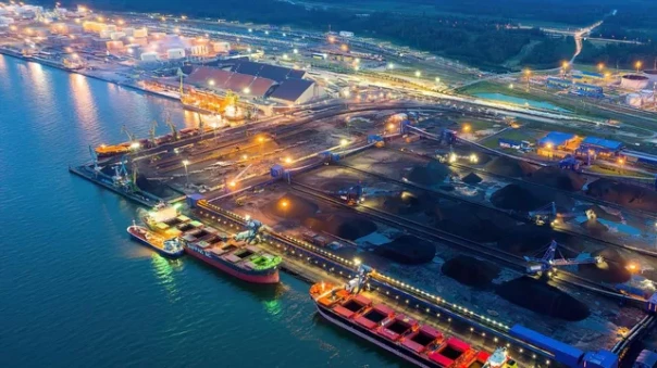 Волнения на Балтике. Эксперты о последних ударах Украины по порту Усть-Луга