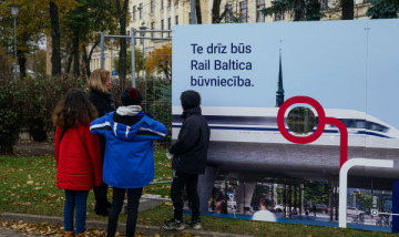 "Символ независимости" стал "памятником некомпетентности": хроника провала Rail Baltica