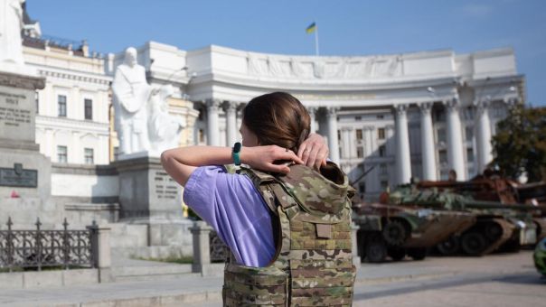 Жительницу Киева в декрете поставили на воинский учет