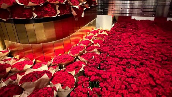 Признание в любви стоимостью 70 млн рублей увидели жители ЖК в Москве