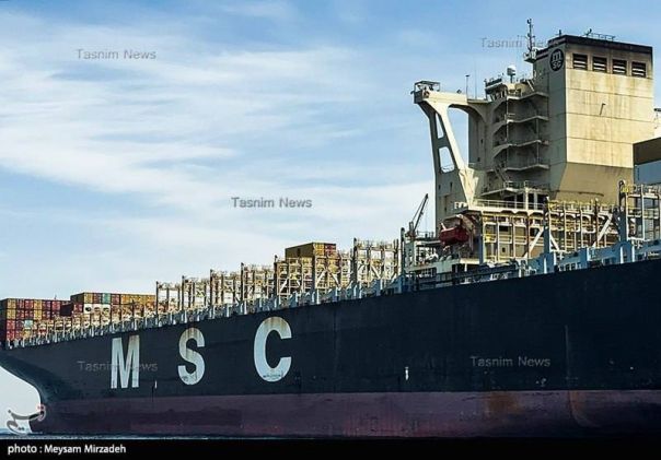 КСИР сообщил о захвате двух огромных контейнеровозов в Ормузском проливе