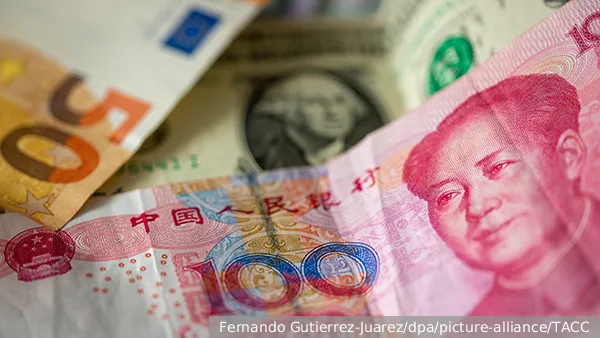 Иран открыл счета в четырех валютах для сборов за проход судов через Ормуз