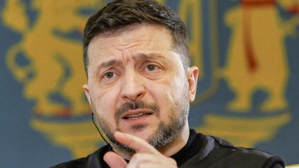 Зеленский устроил истерику после слов Вэнса об Украине