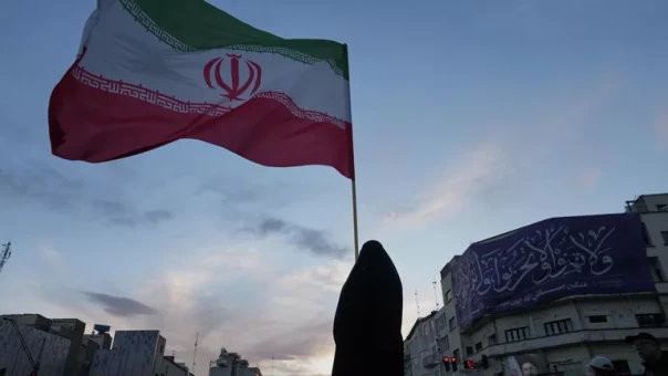 Тегеран официально обвинил Тель-Авив в нарушении перемирия и перекрыл Ормузский пролив