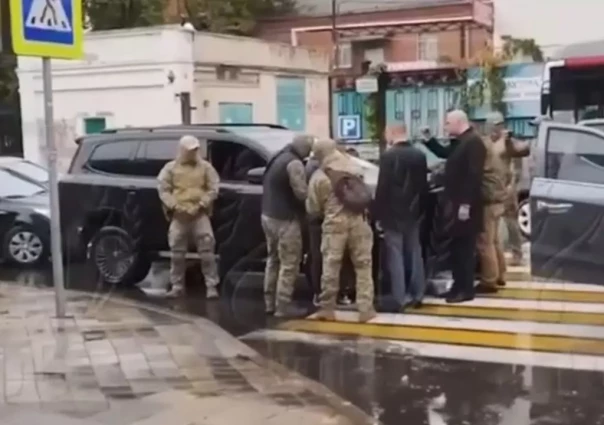 Пока страна собирает на дроны для СВО, элита Кубани прячет тонны золота и миллиарды в коробках