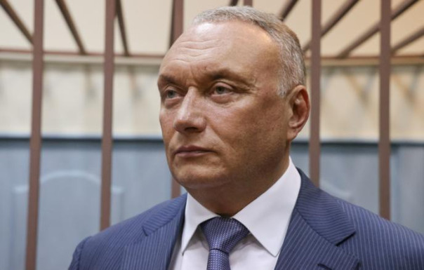Экс-сенатора Савельева приговорили к 10 годам за покушение на убийство